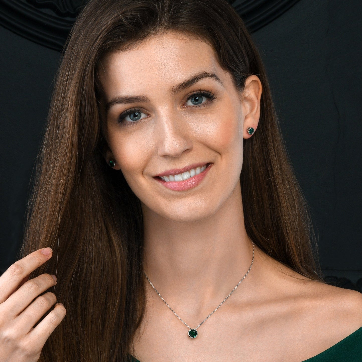 925 Sterling Silver Green Solitaire Bezel Set Pendant Necklace for Women