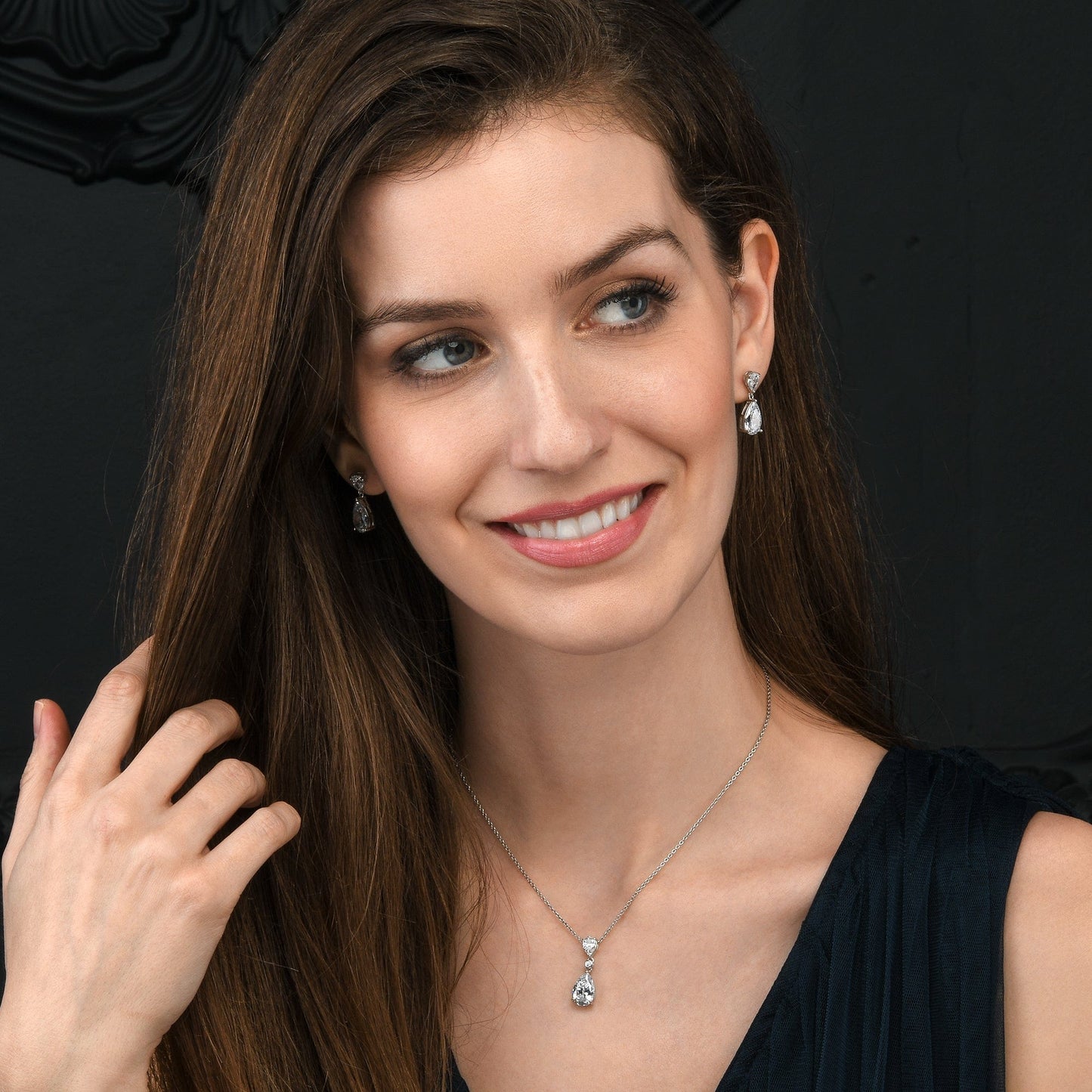 925 Sterling Silver Pear Drop Pendant Necklace