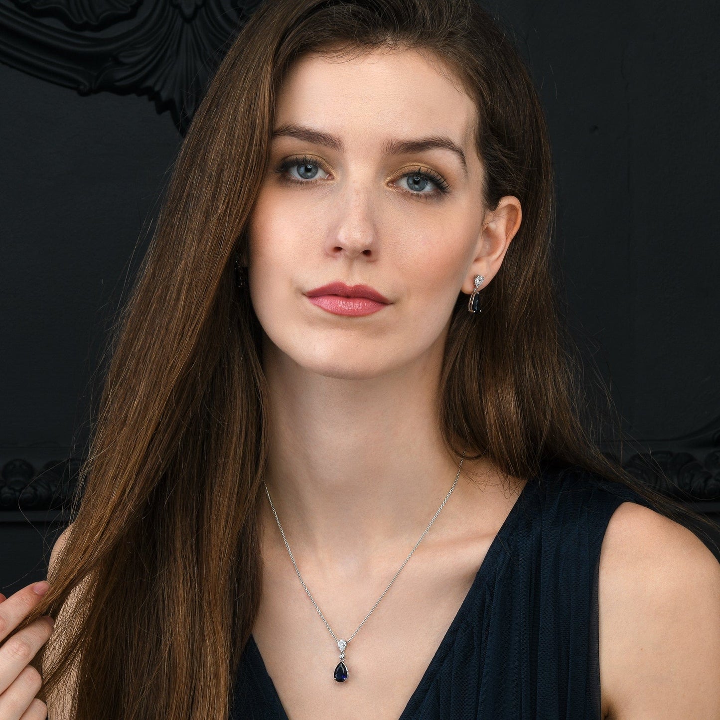 925 Sterling Silver Blue Pear Shaped Pendant Necklace