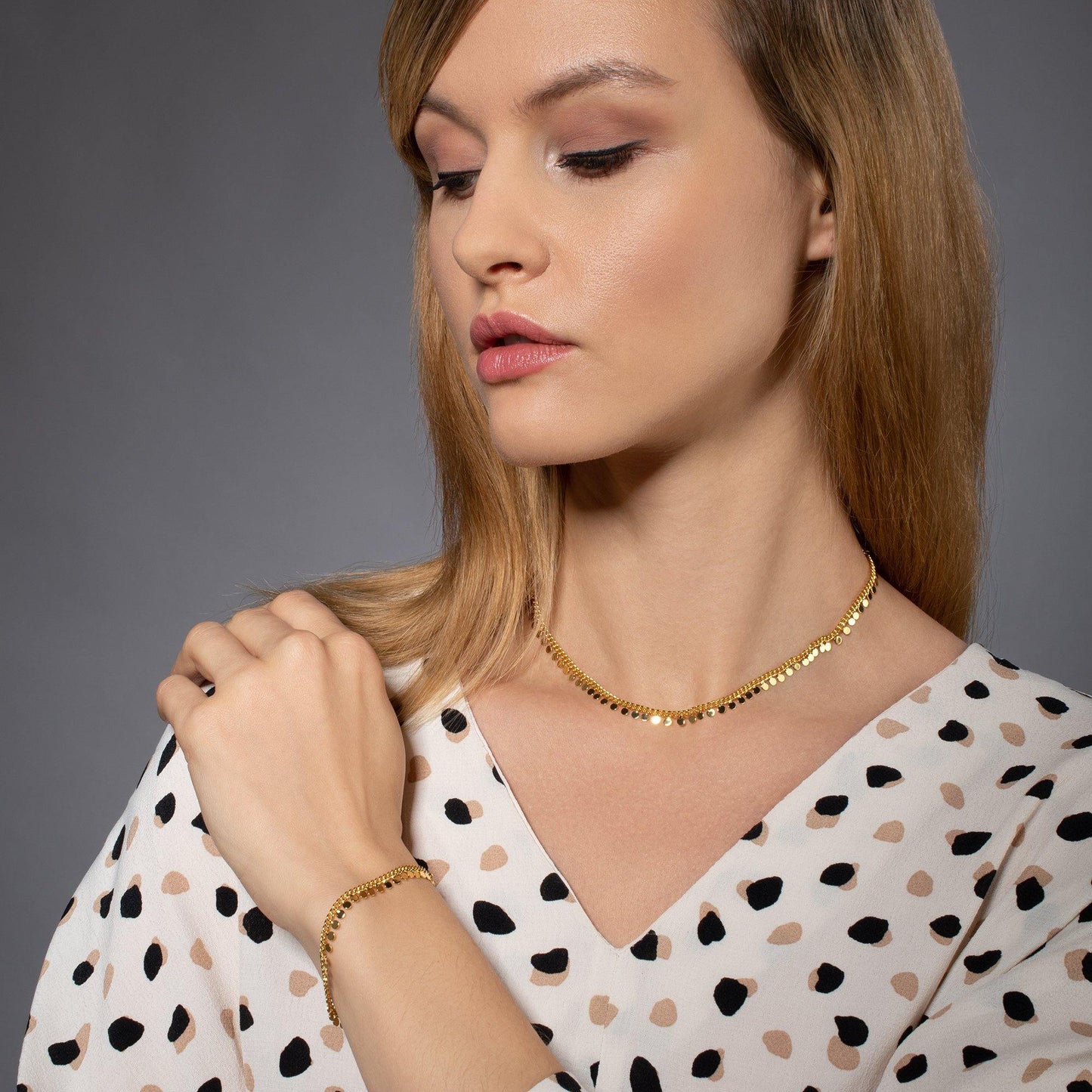 Gold Disc Charm Bracelet for Women - namana.london