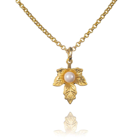 Dainty Gold Leaf Pearl Pendant Necklace for Women - namana.london