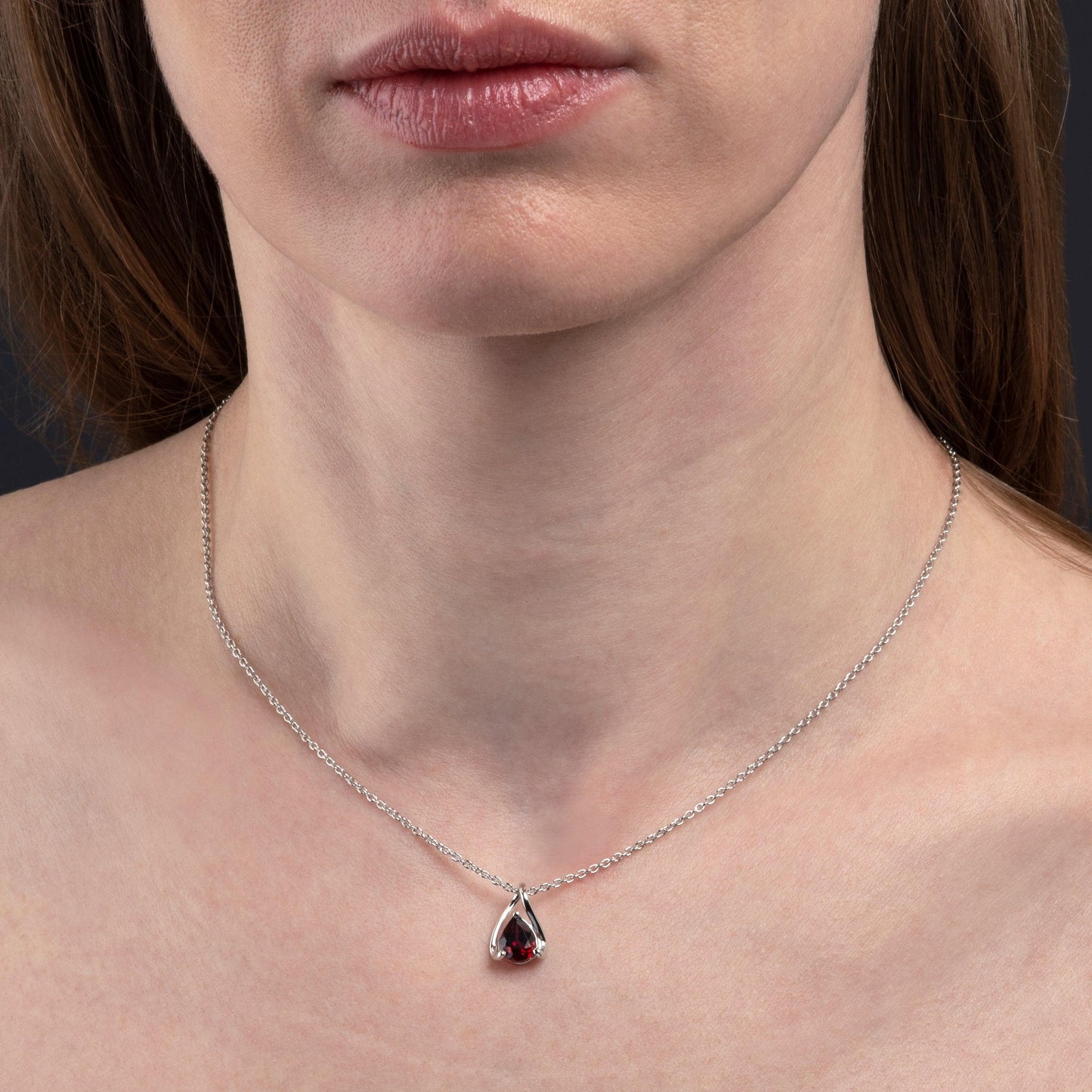 925 Sterling Silver Garnet Gemstone Pendant Necklace - namana.london