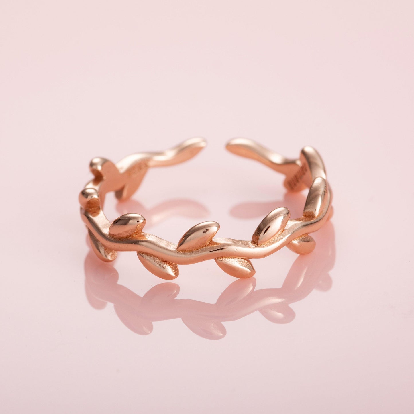 Adjustable Rose Gold Leaf Toe Ring for Women - namana.london