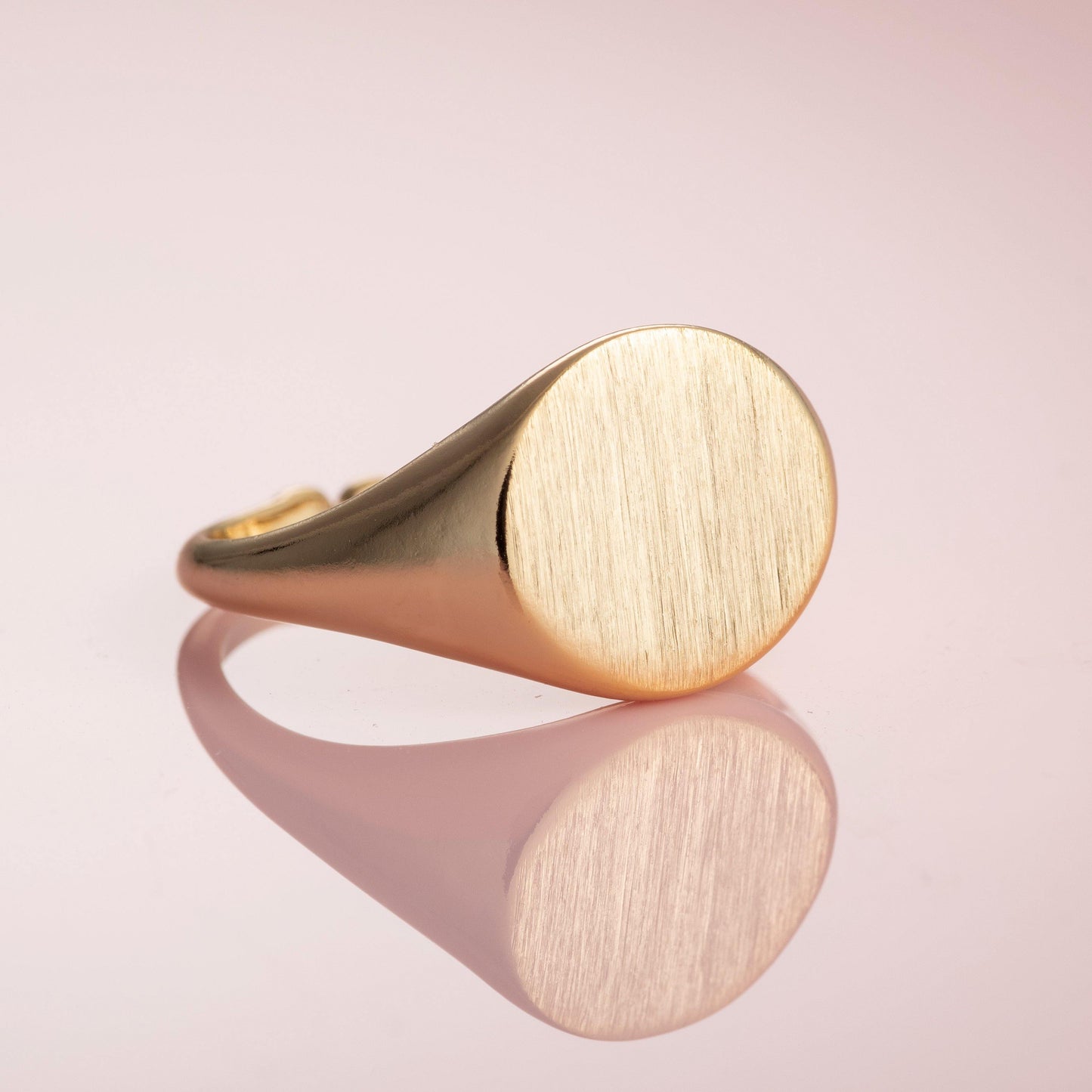 Adjustable Gold Signet Ring for Women - namana.london