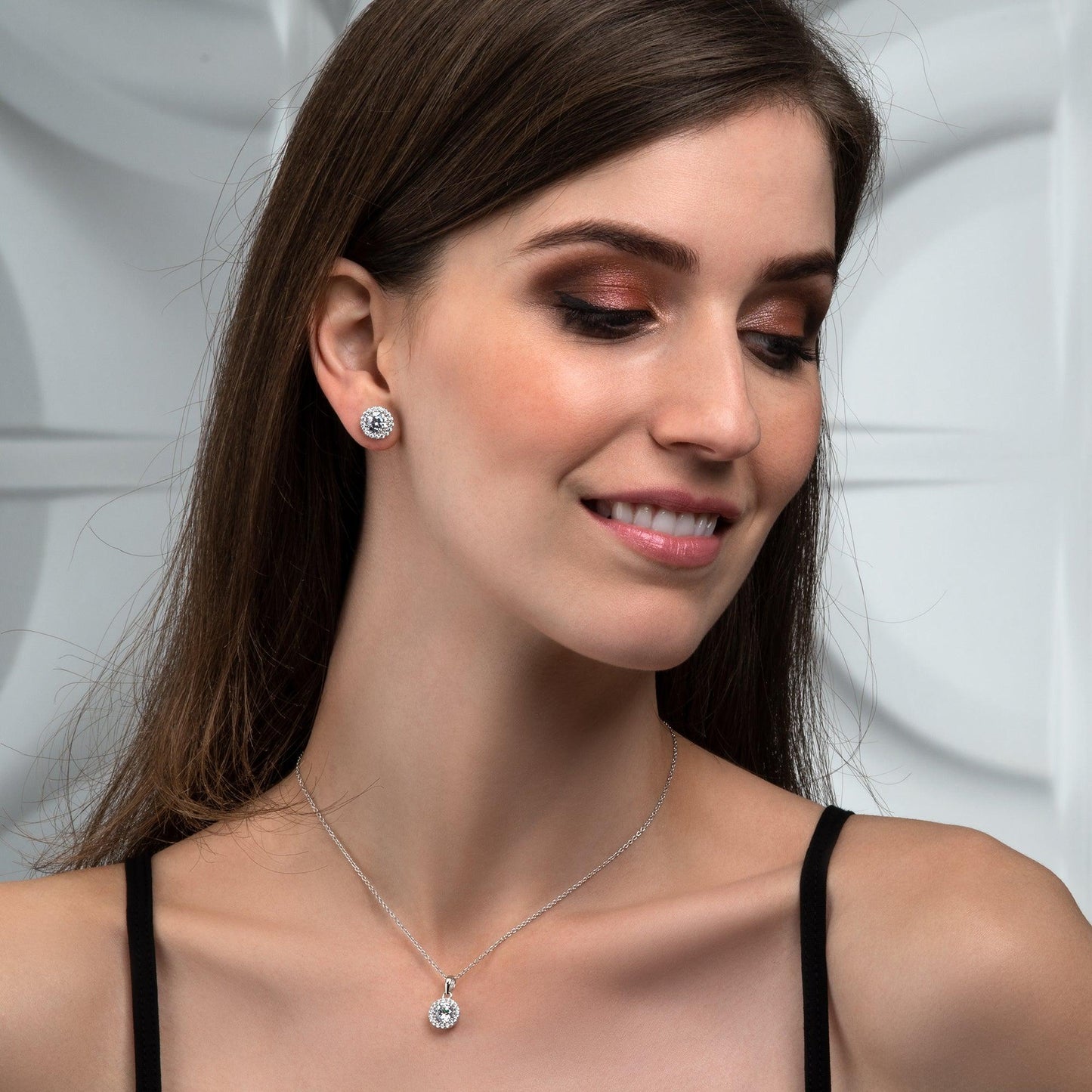 925 Sterling Silver Cubic Zirconia Halo Pendant Necklace - namana.london