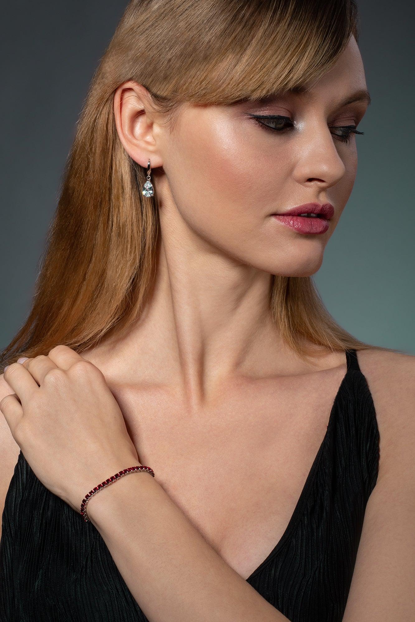 Adjustable Red Bracelet for Women - namana.london