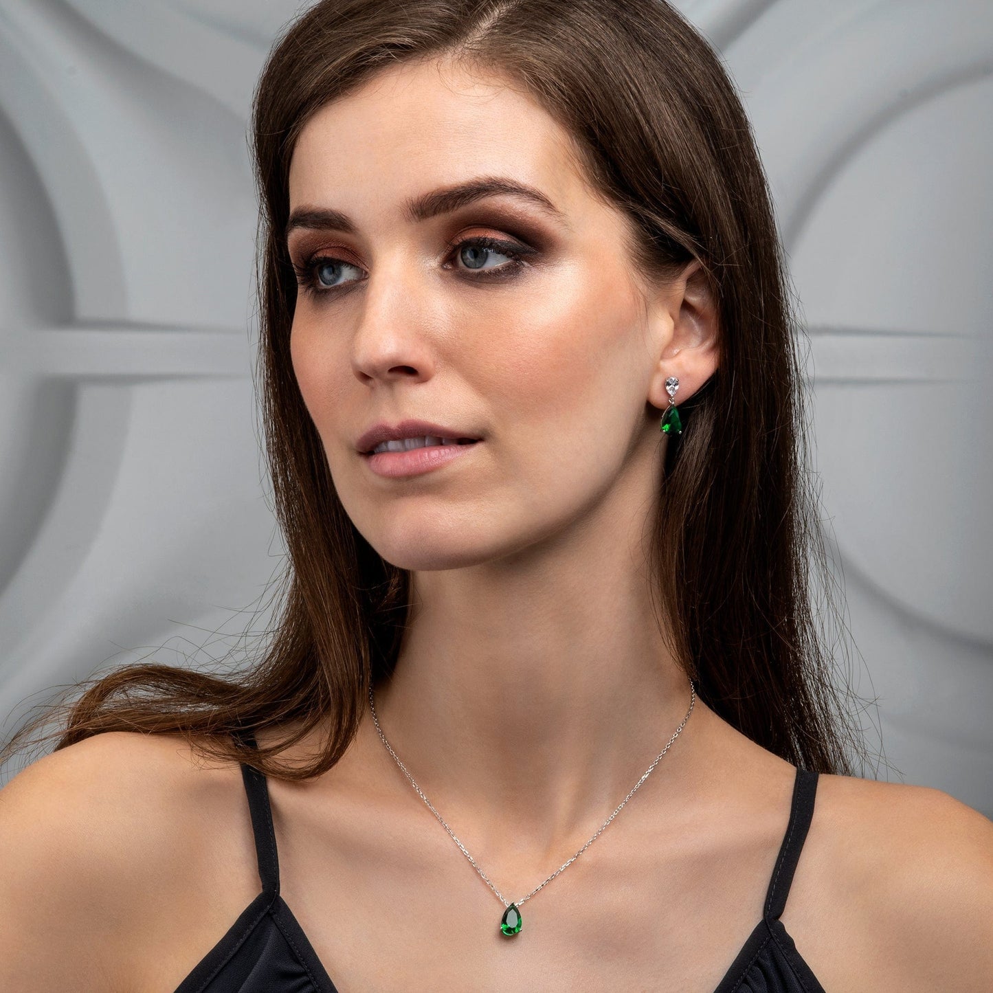 925 Sterling Silver Green Pear Pendant Necklace for Women. - namana.london