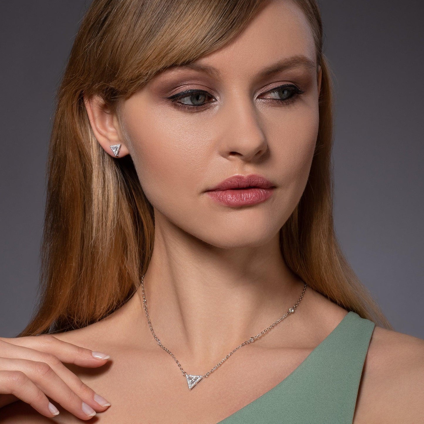 Trillion Pendant Pendant Necklace with Cubic Zirconia - namana.london