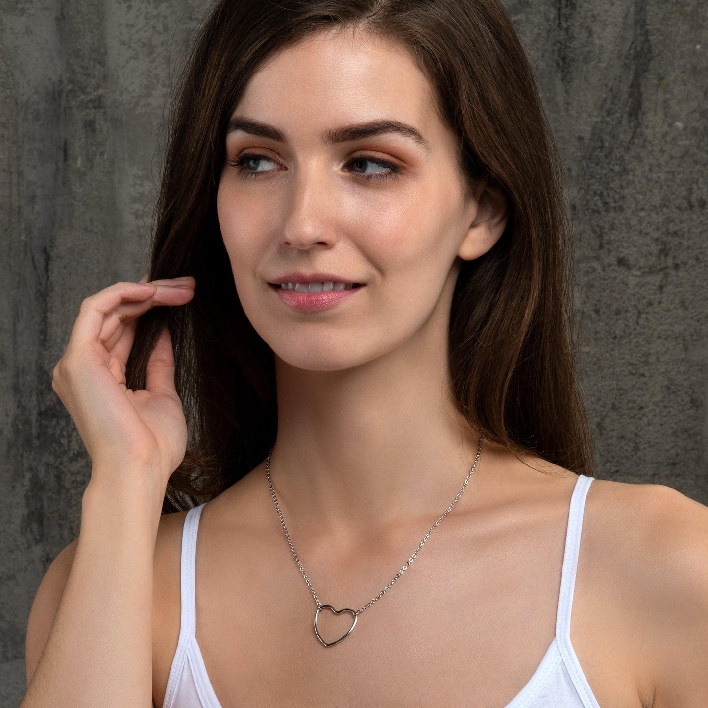 Dainty Heart Pendant Necklace for Women - namana.london