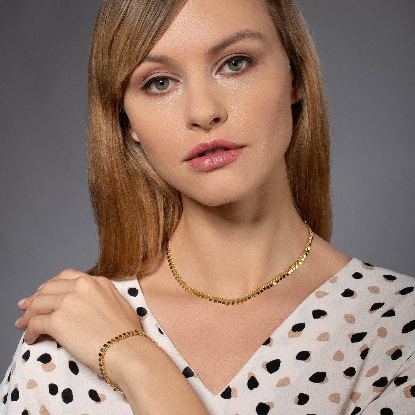 Gold Disc Charm Bracelet for Women - namana.london