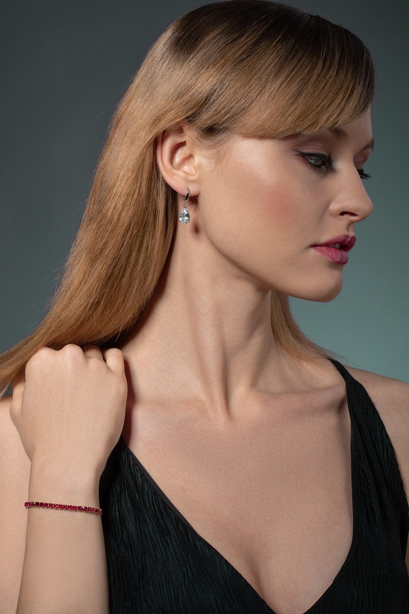 Adjustable Gold Bracelet for Women with Red Stones - namana.london