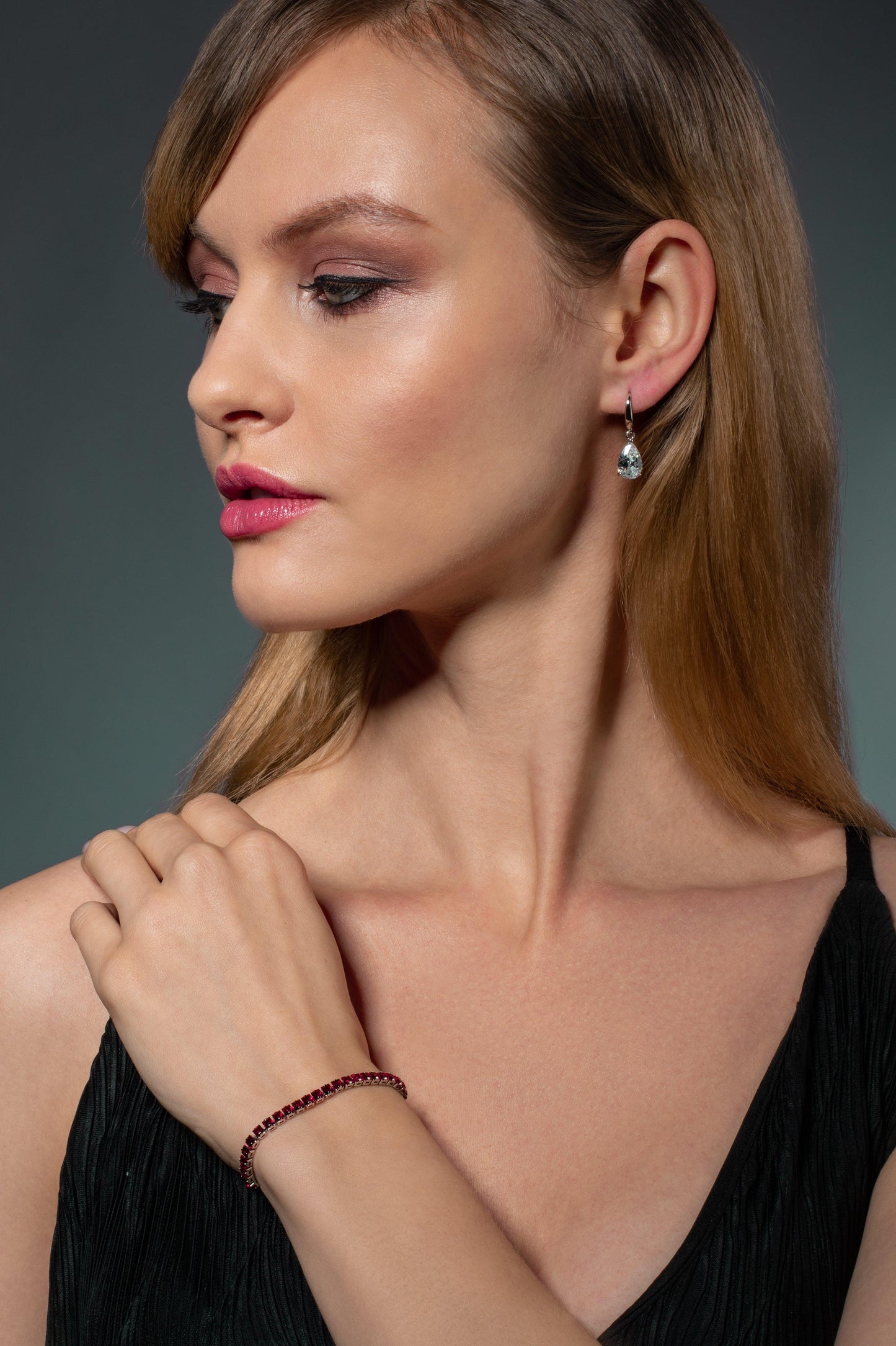 Adjustable Red Bracelet for Women - namana.london