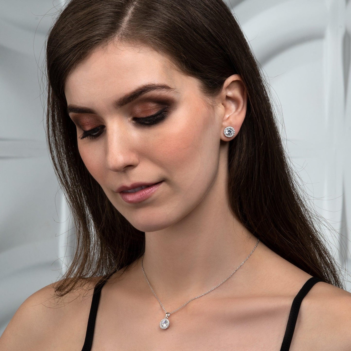 925 Sterling Silver Cubic Zirconia Halo Pendant Necklace - namana.london