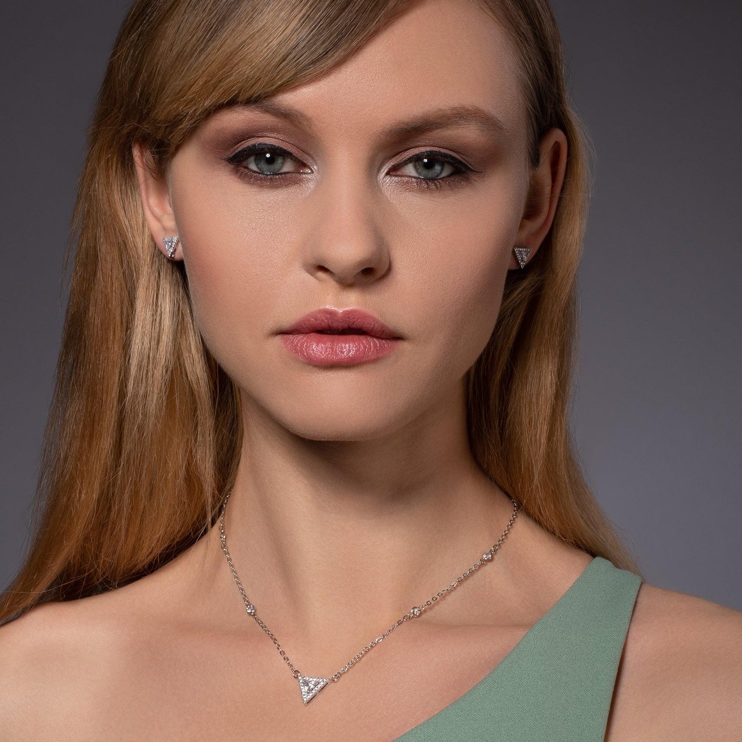 Trillion Pendant Pendant Necklace with Cubic Zirconia - namana.london