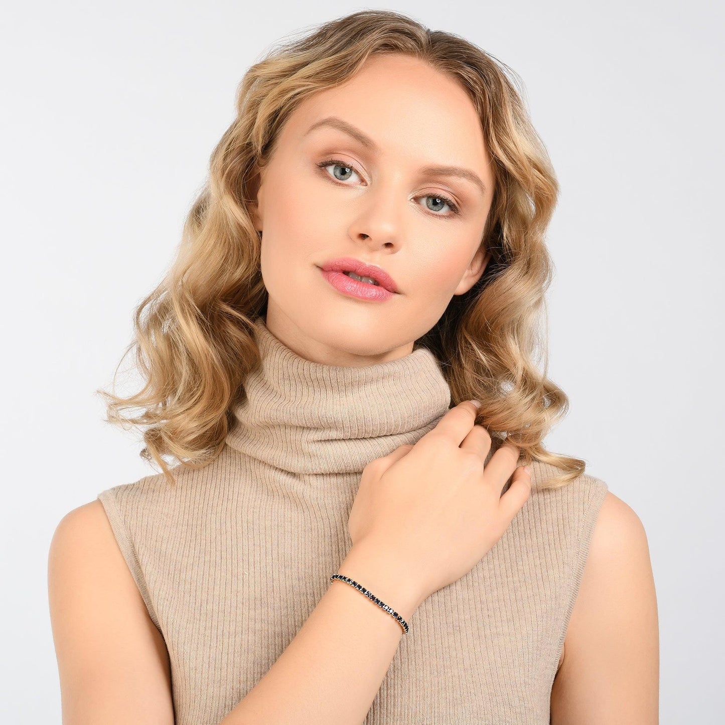 Adjustable Gold Bracelet for Women with Blue Stones - namana.london