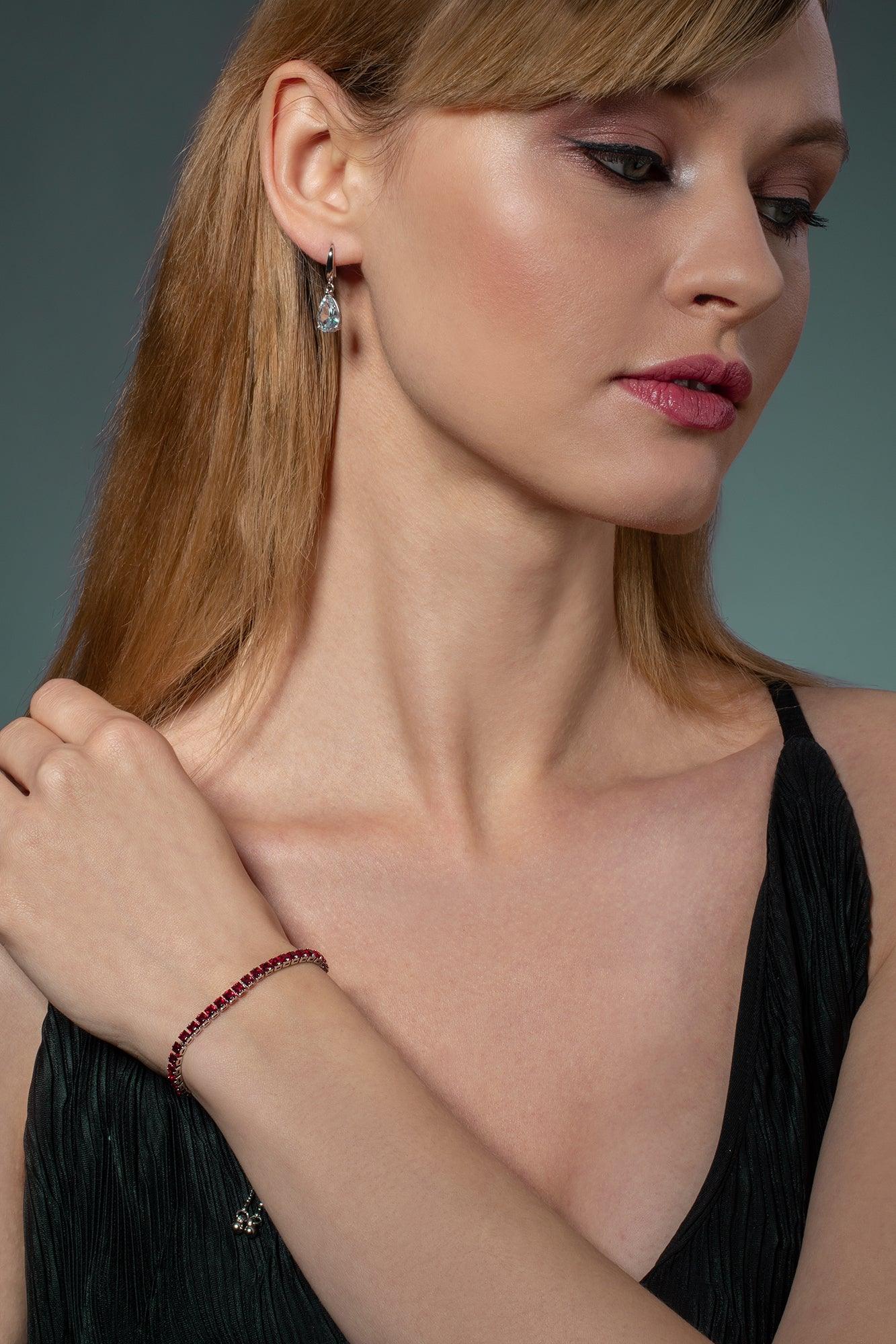 Adjustable Red Bracelet for Women - namana.london