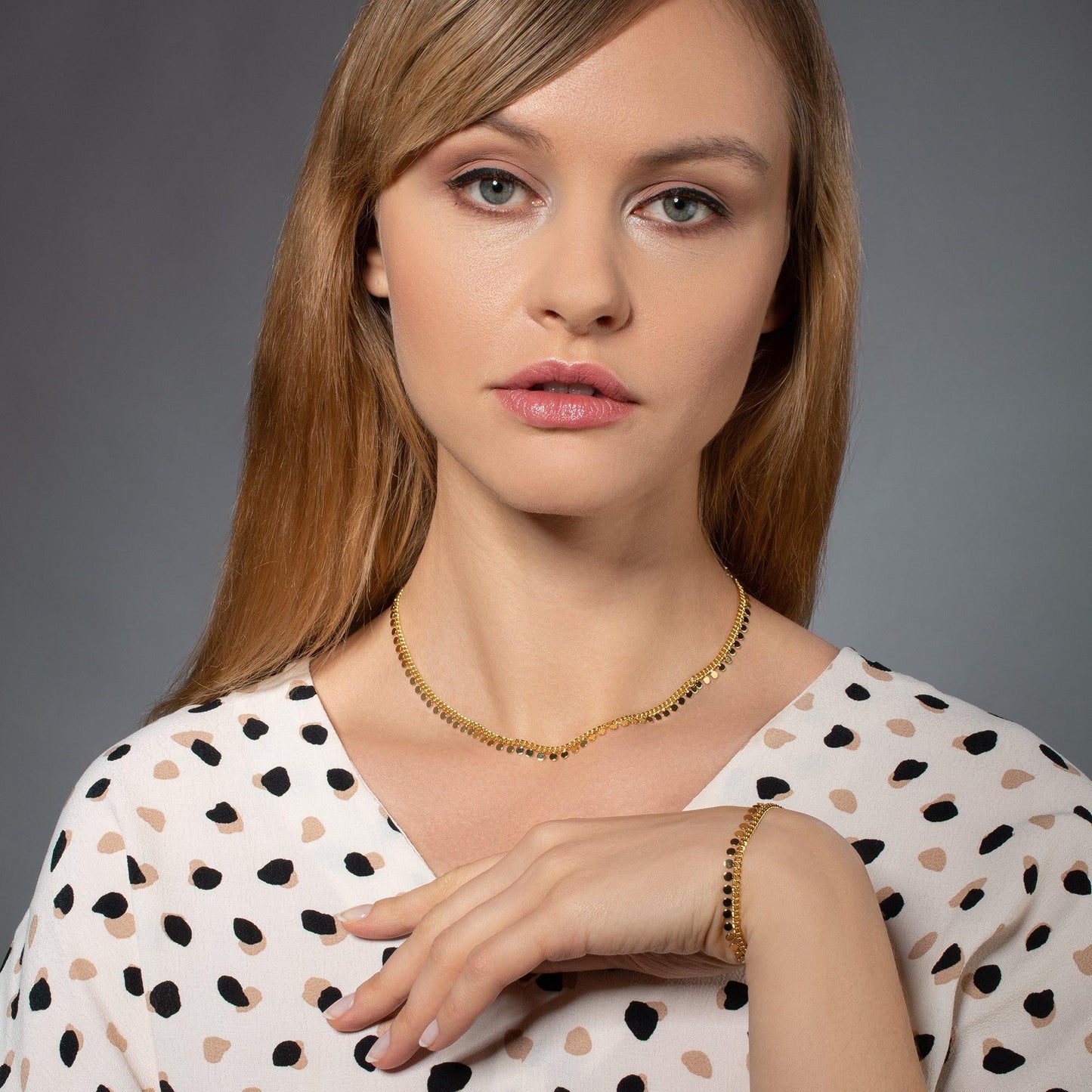 Gold Disc Charm Bracelet for Women - namana.london