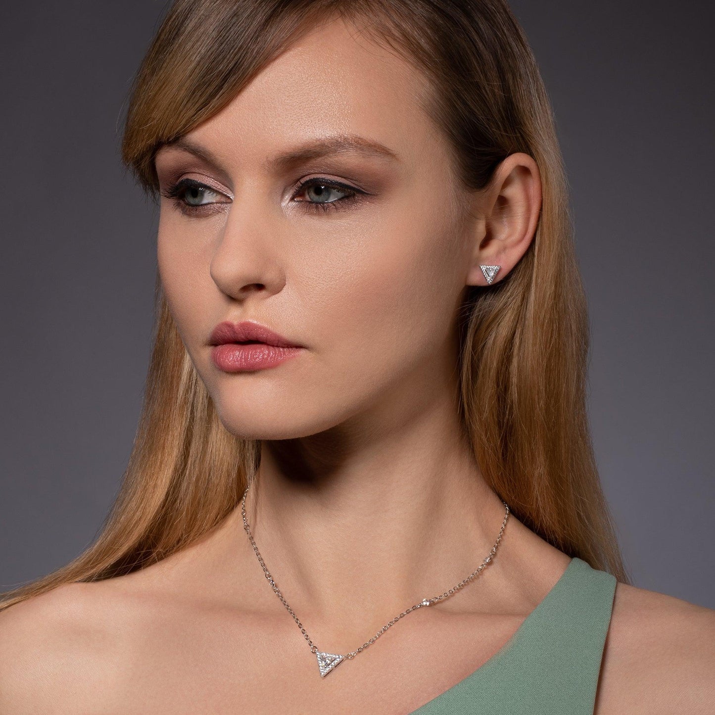 Trillion Pendant Pendant Necklace with Cubic Zirconia - namana.london