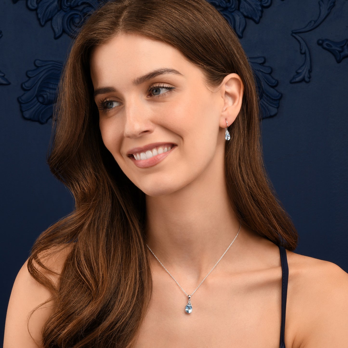 925 Sterling Silver Oval Shaped Blue Topaz Pendant Necklace