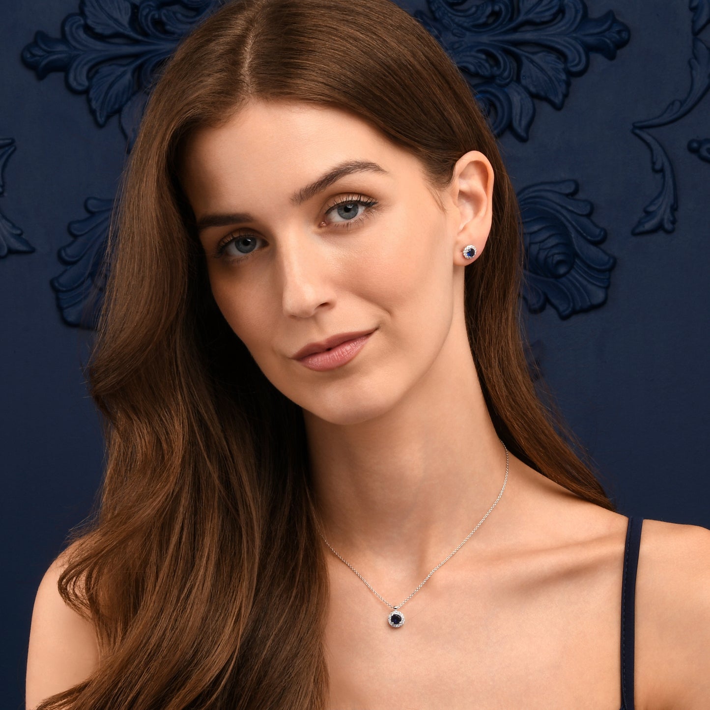 925 Sterling Silver Blue Cubic Zirconia Round Halo Pendant Necklace