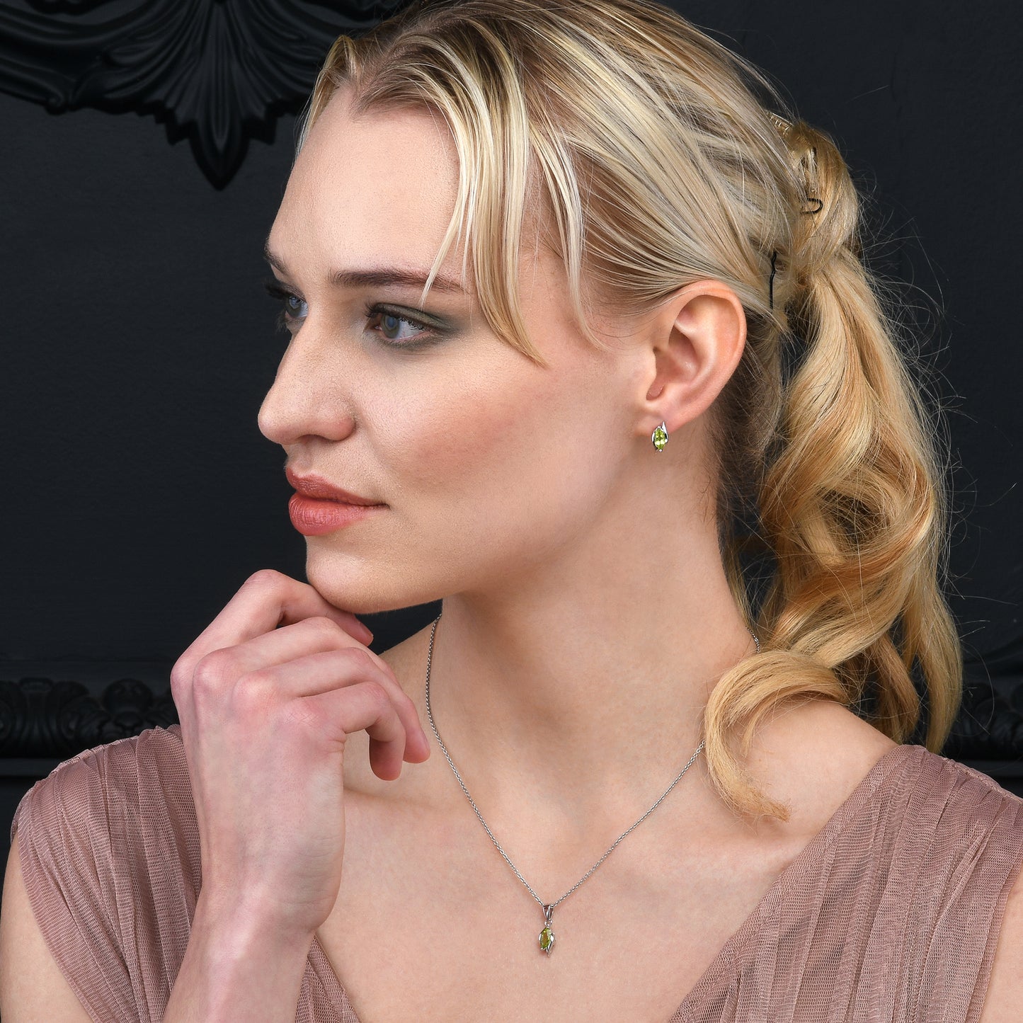 925 Sterling Silver Peridot Marquise Pendant Necklace