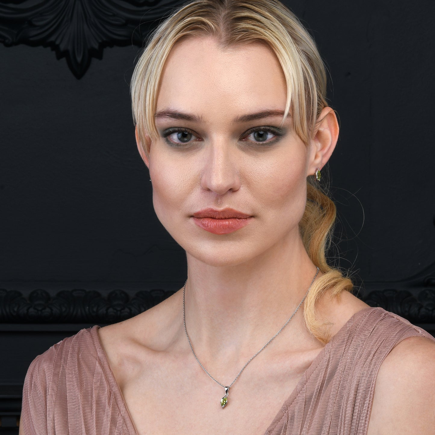 925 Sterling Silver Peridot Marquise Pendant Necklace