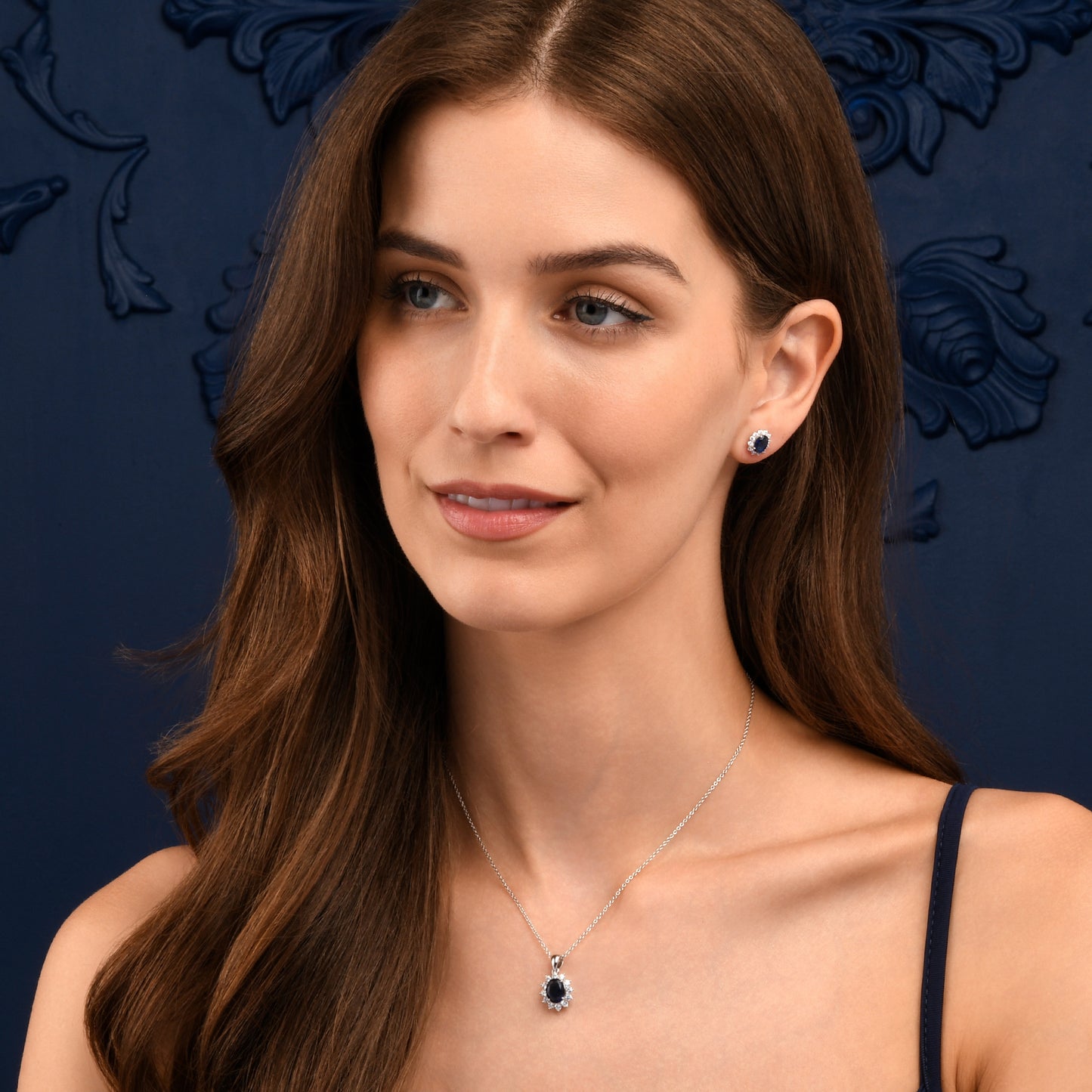 925 Sterling Silver Blue Cubic Zirconia Oval Halo Pendant Necklace