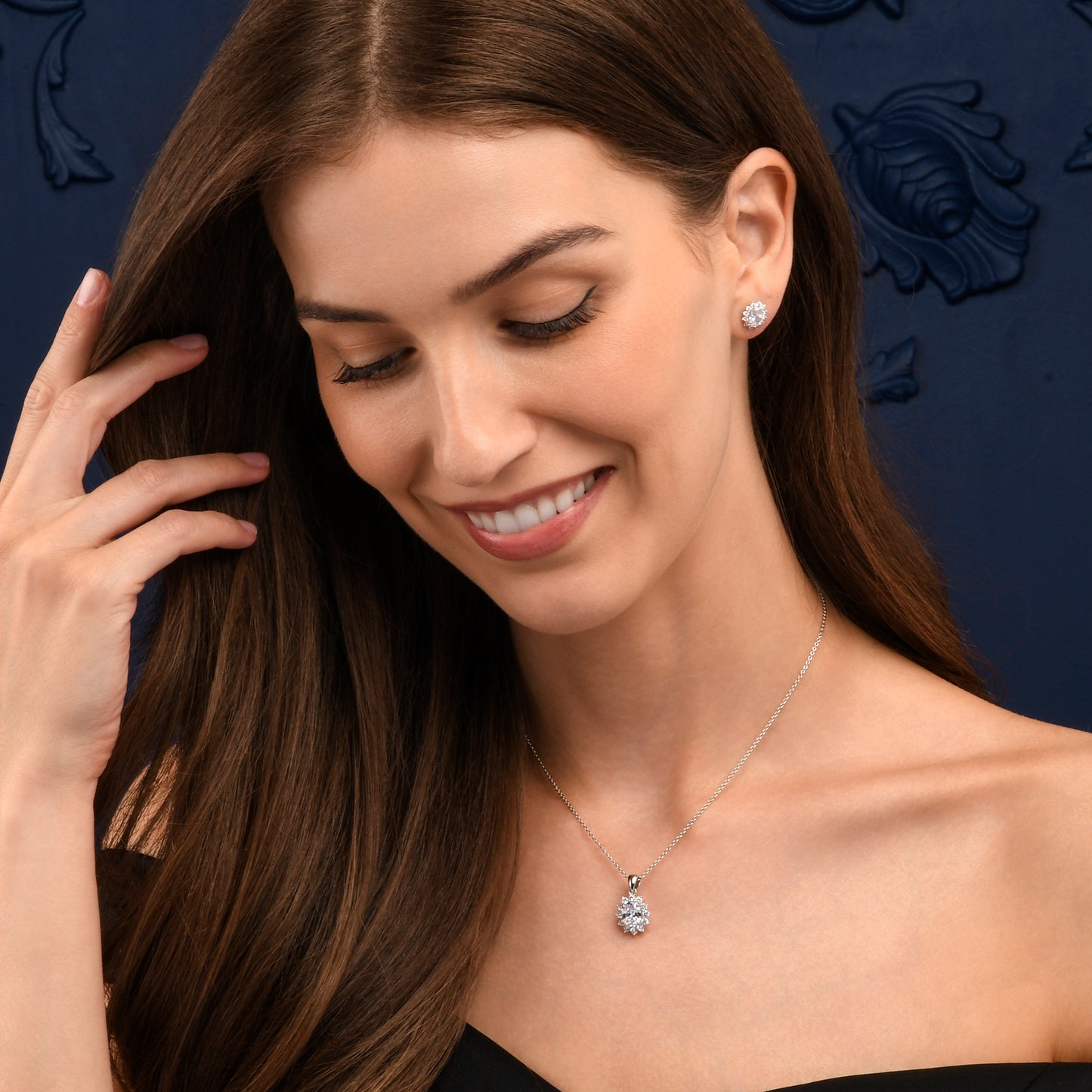 925 Sterling Silver Clear Cubic Zirconia Oval Halo Pendant Necklace