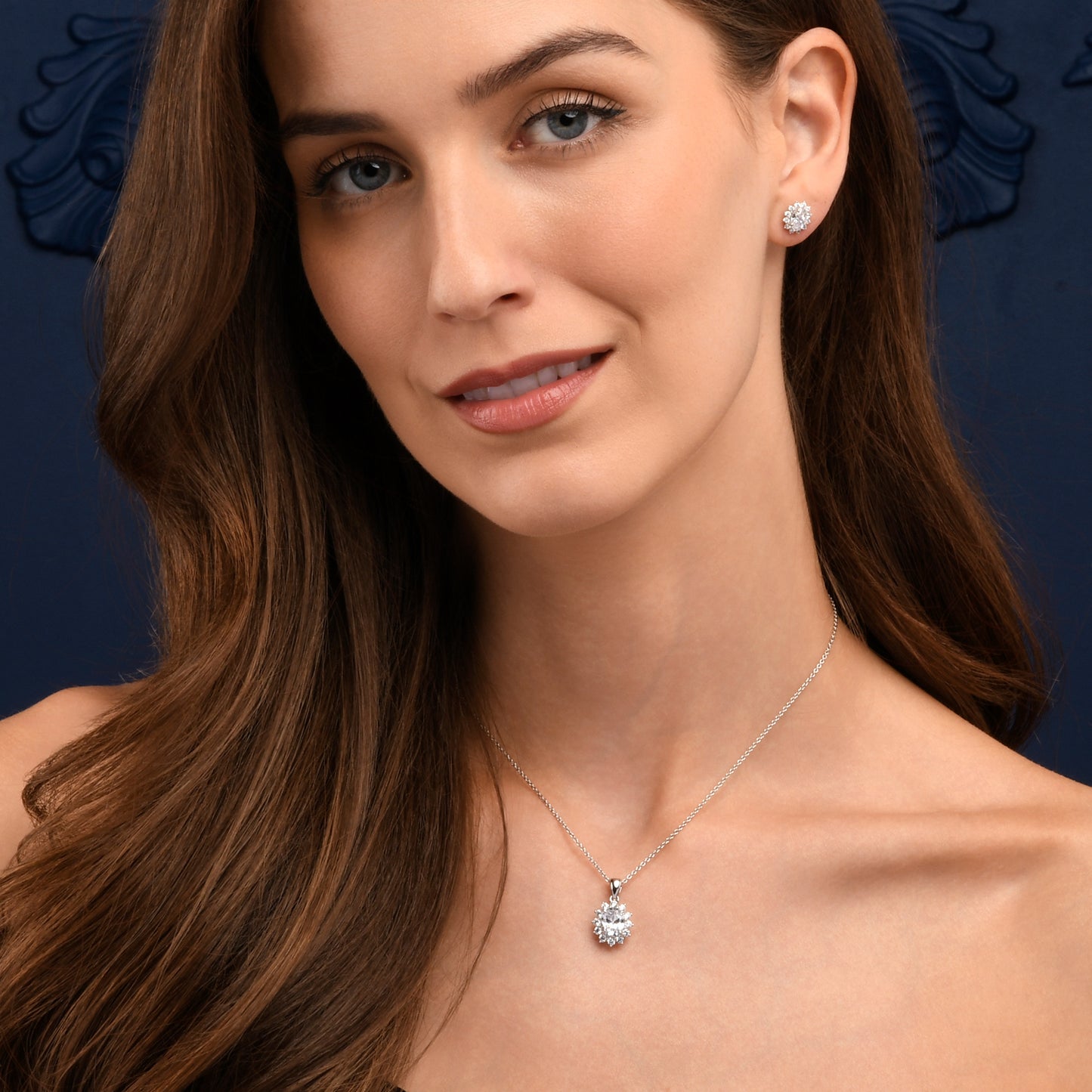 925 Sterling Silver Clear Cubic Zirconia Oval Halo Pendant Necklace