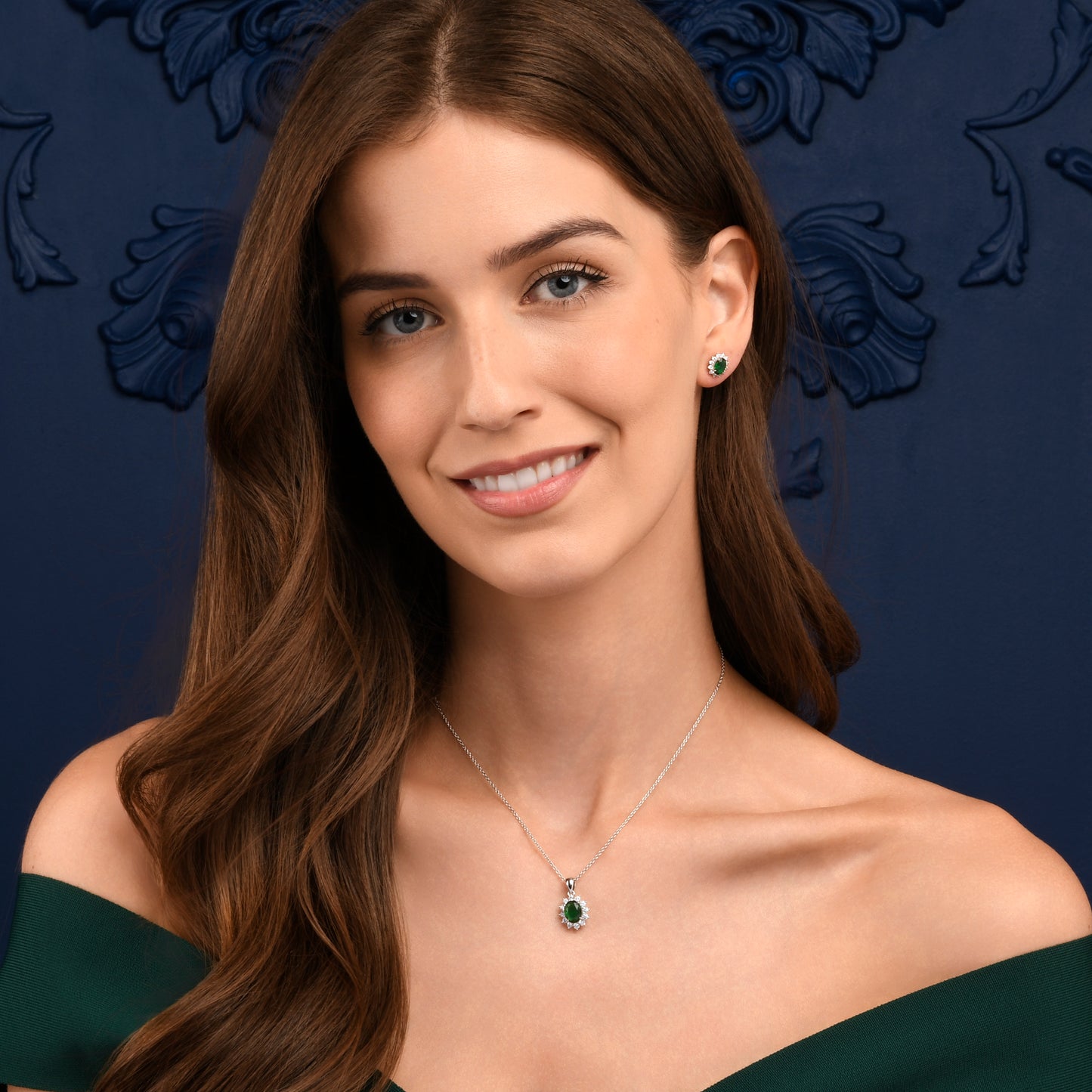 925 Sterling Silver Green Cubic Zirconia Oval Halo Pendant Necklace