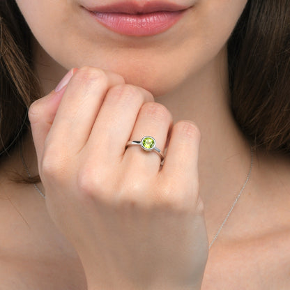 Dainty 925 Sterling Silver Bezel Set Peridot Ring For Women