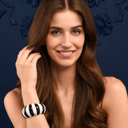 39mm Wide Black and White Half-Moon Resin Links Bangle Bracelet For Women