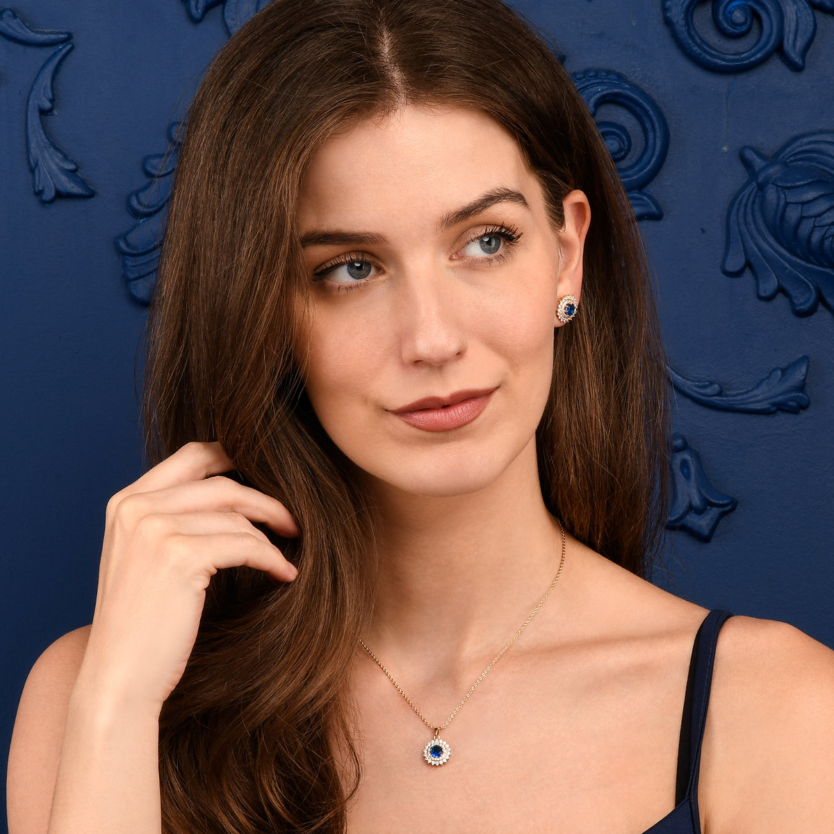 Gold Blue Round Halo Pendant Necklace With Aqua Blue Crystal For Women