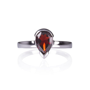 Pear Shaped Garnet Ring for Women in 925 Sterling Silver - namana.london