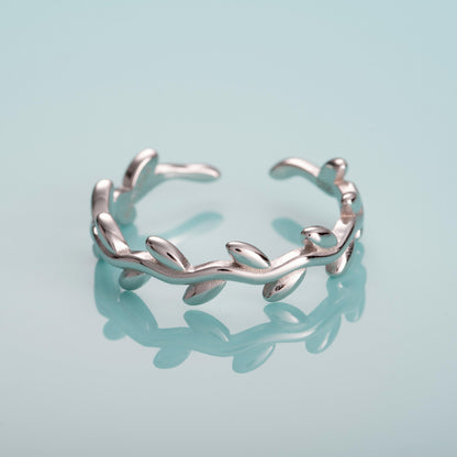 Adjustable Sterling Silver Leaf Toe Ring for Women - namana.london