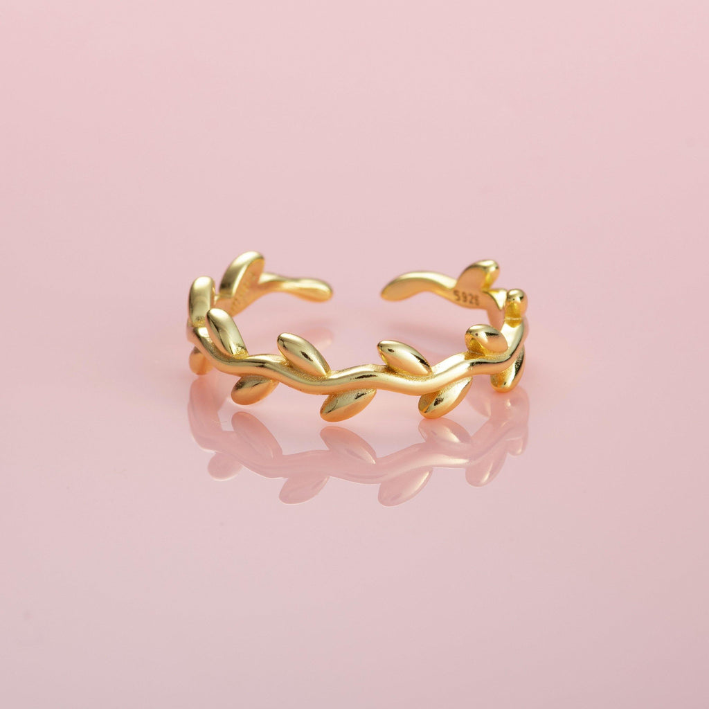 Adjustable Gold Leaf Toe Ring for Women - namana.london