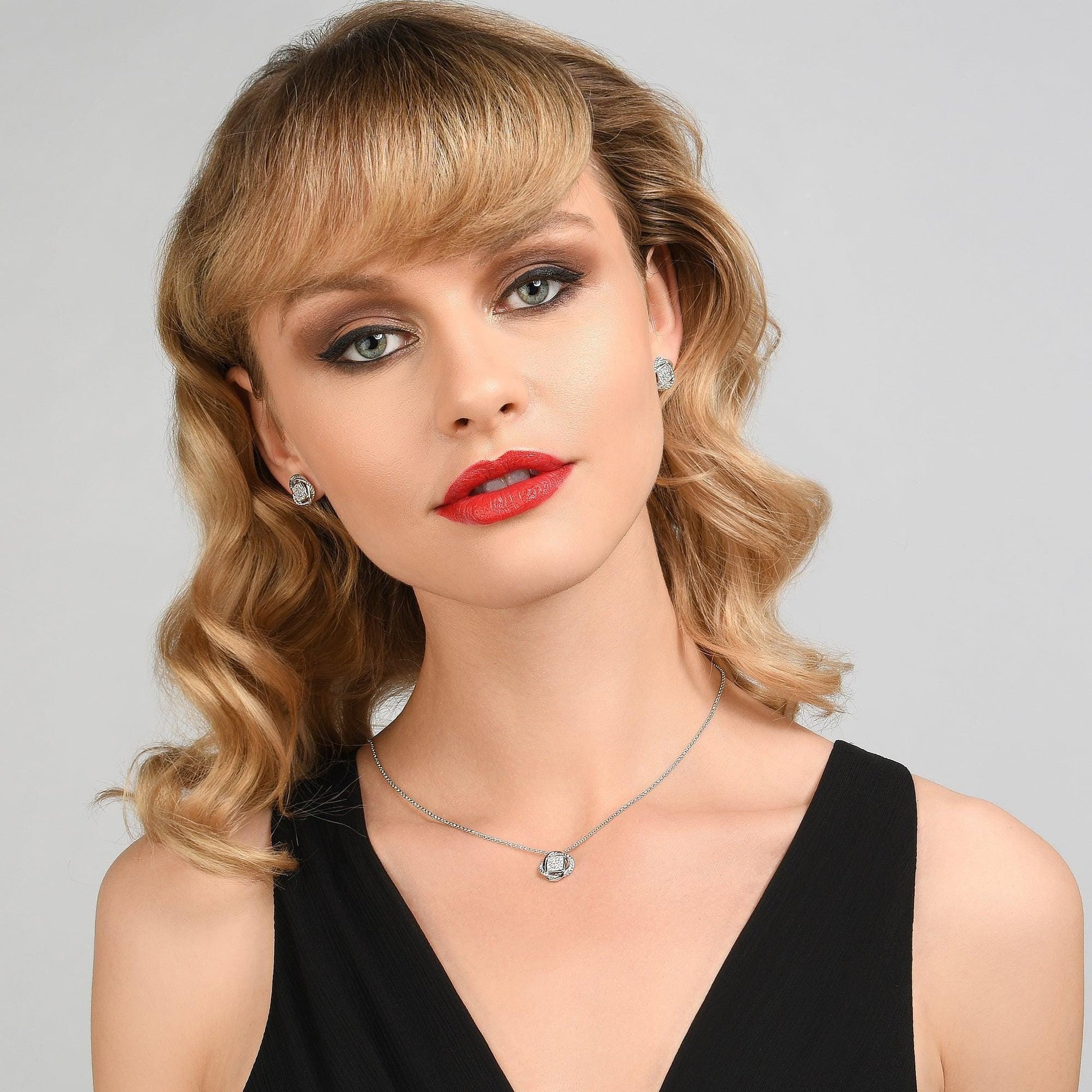 Knot Pendant Necklace with Cubic Zirconia - namana.london