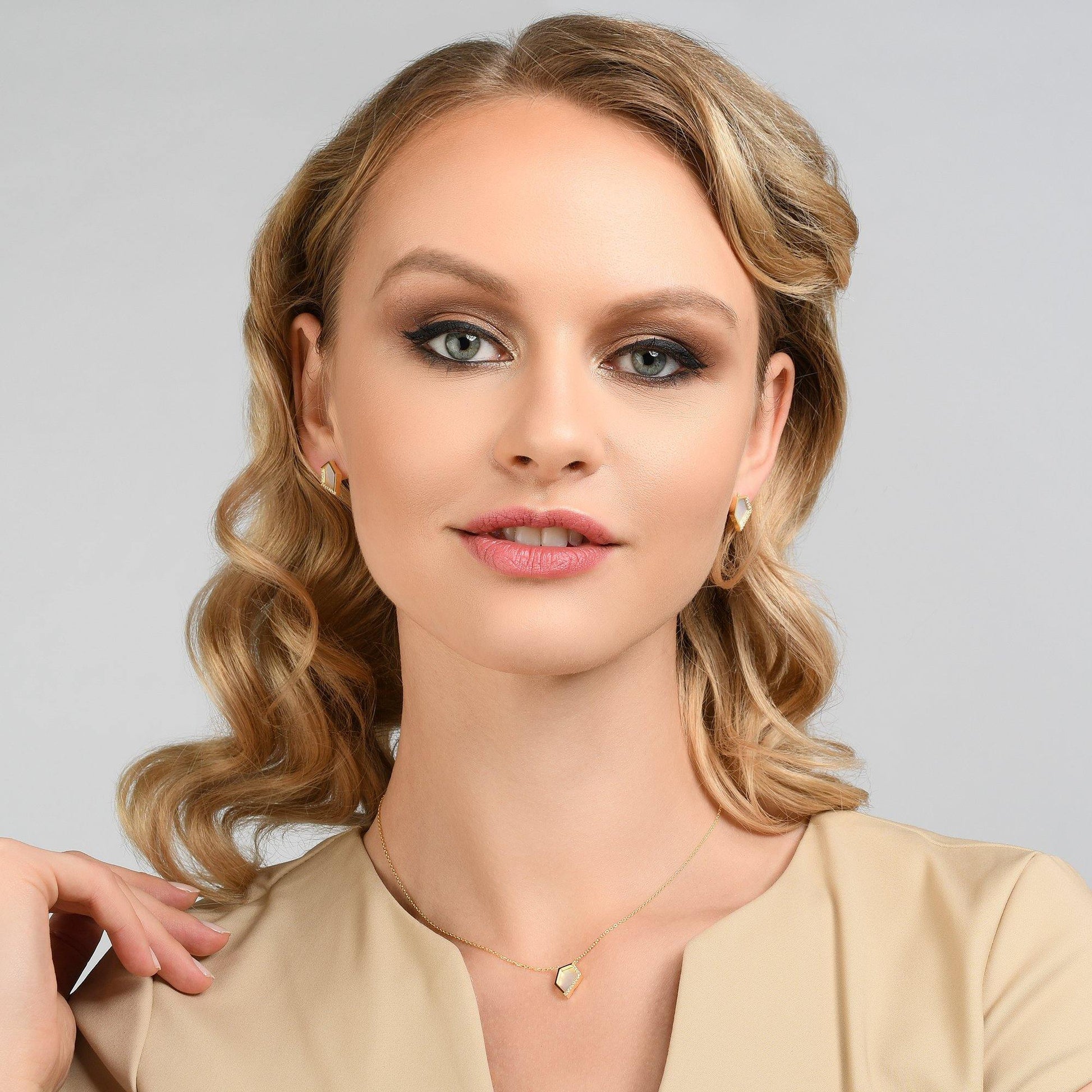 Mother of Pearl Gold Pendant Necklace for Women - namana.london