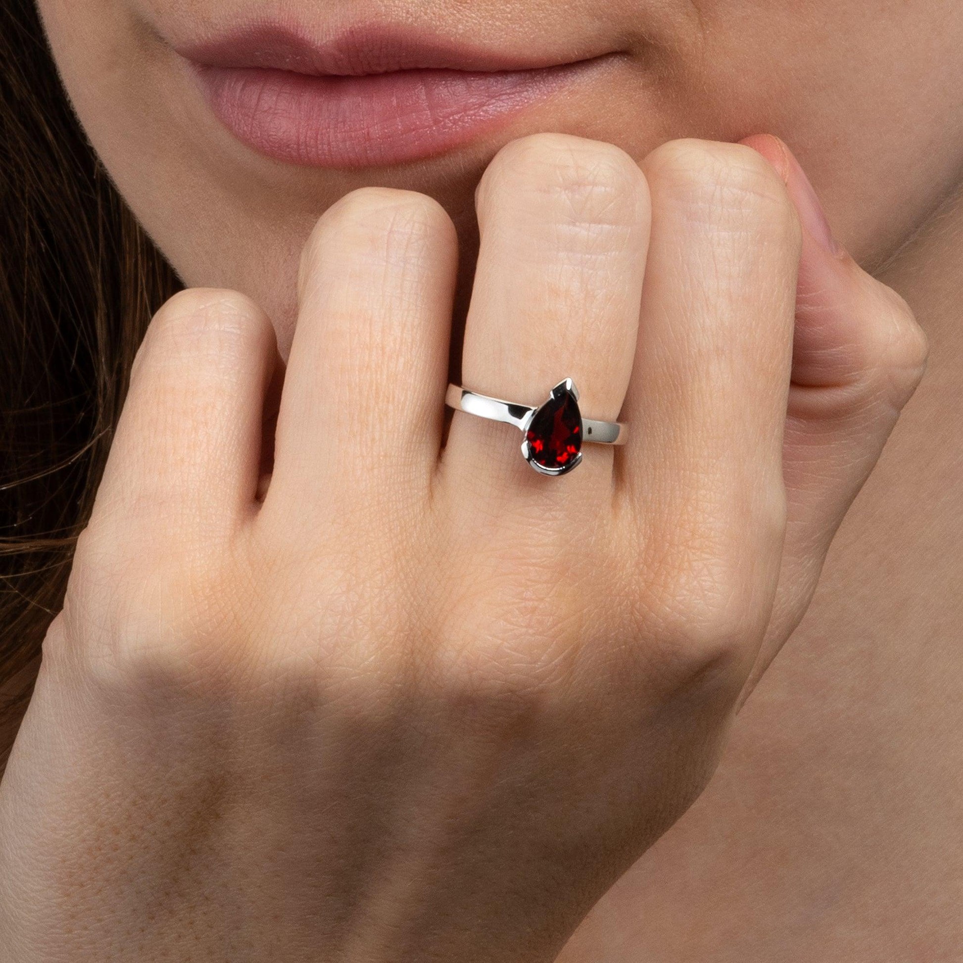 Pear Shaped Garnet Ring for Women in 925 Sterling Silver - namana.london