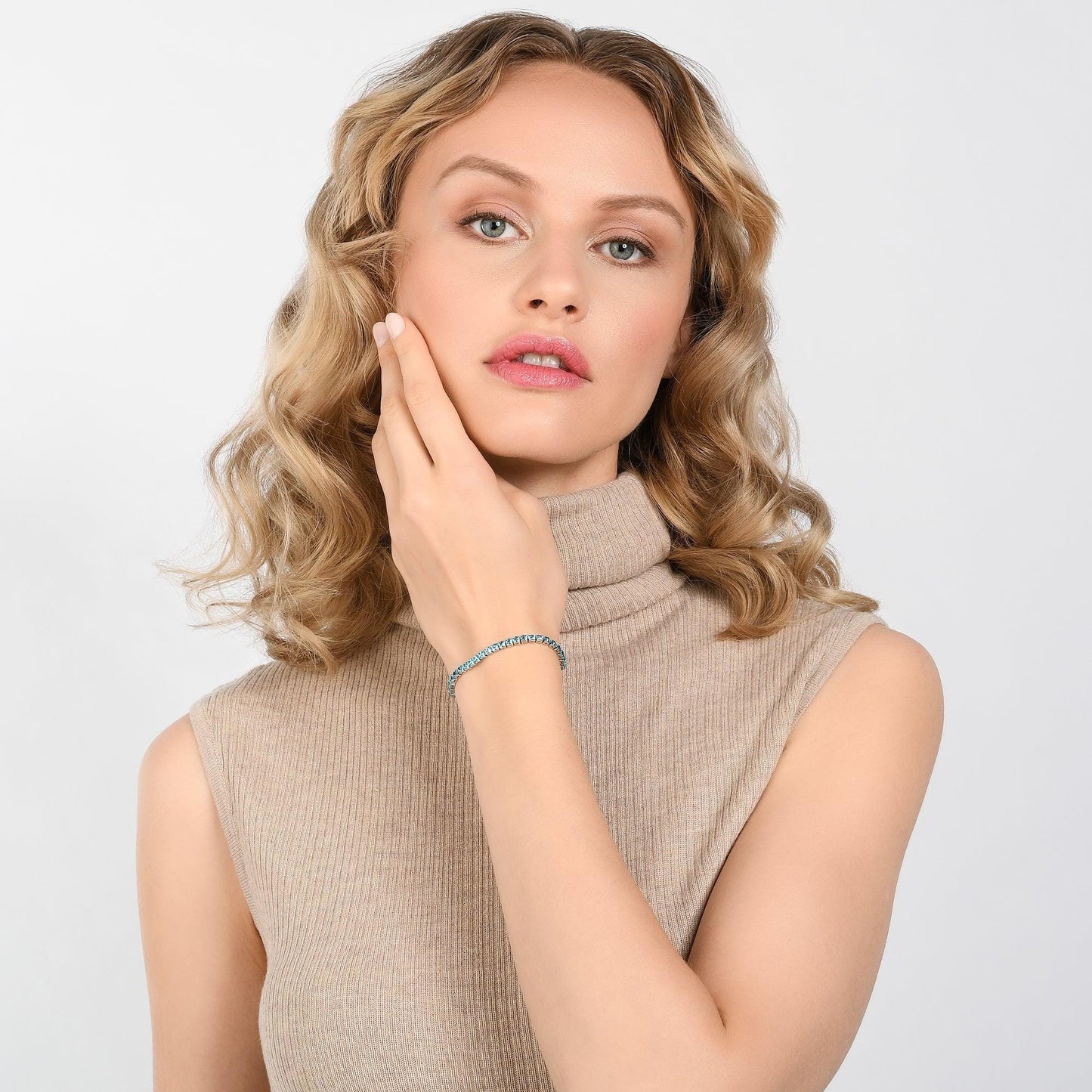 Adjustable Light Blue Bracelet for Women - namana.london