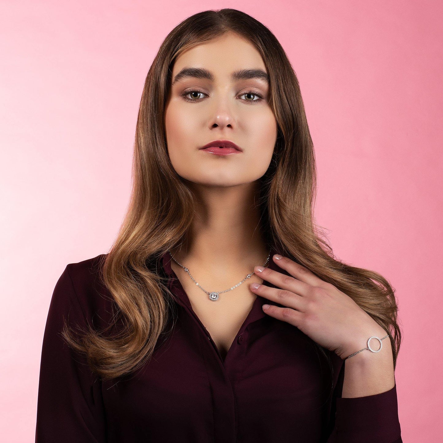 Circle Bracelet with Cubic Zirconia - namana.london