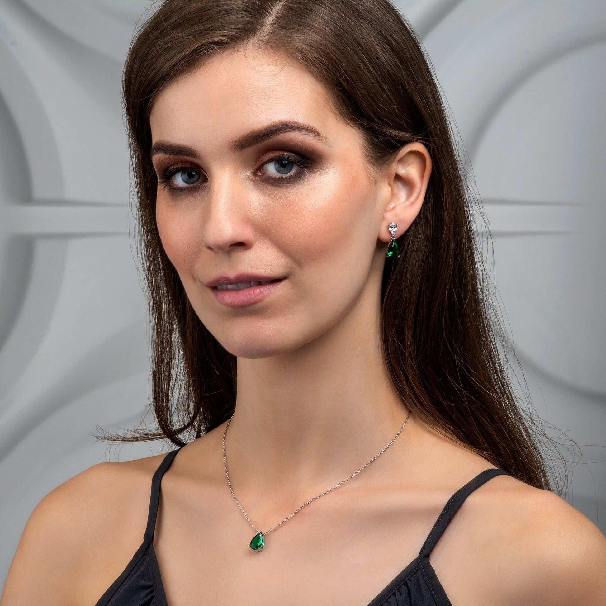 925 Sterling Silver Green Pear Pendant Necklace for Women. - namana.london