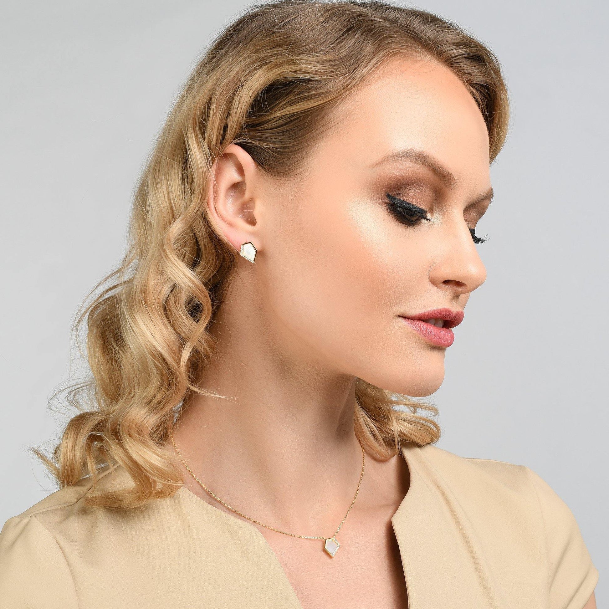 Mother of Pearl Gold Pendant Necklace for Women - namana.london