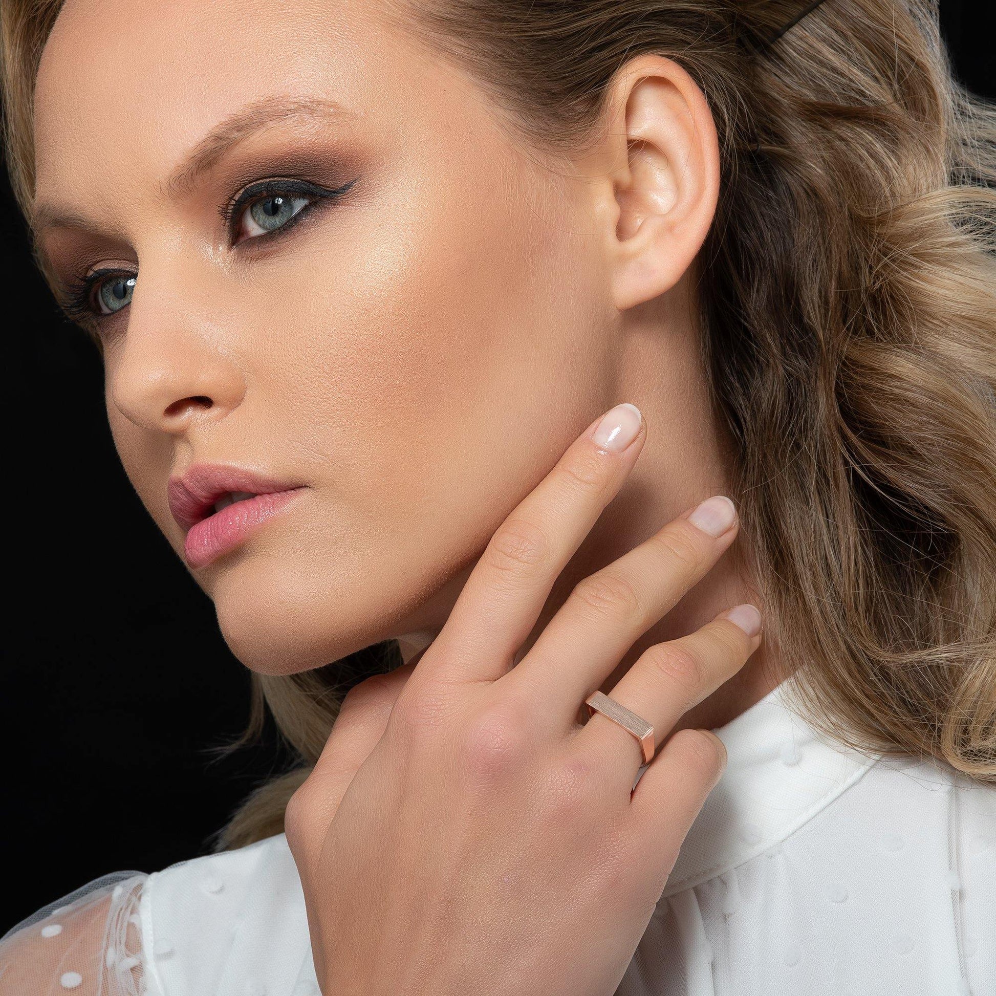 Rose Gold Ajdustable Plain Bar Ring for Women - namana.london
