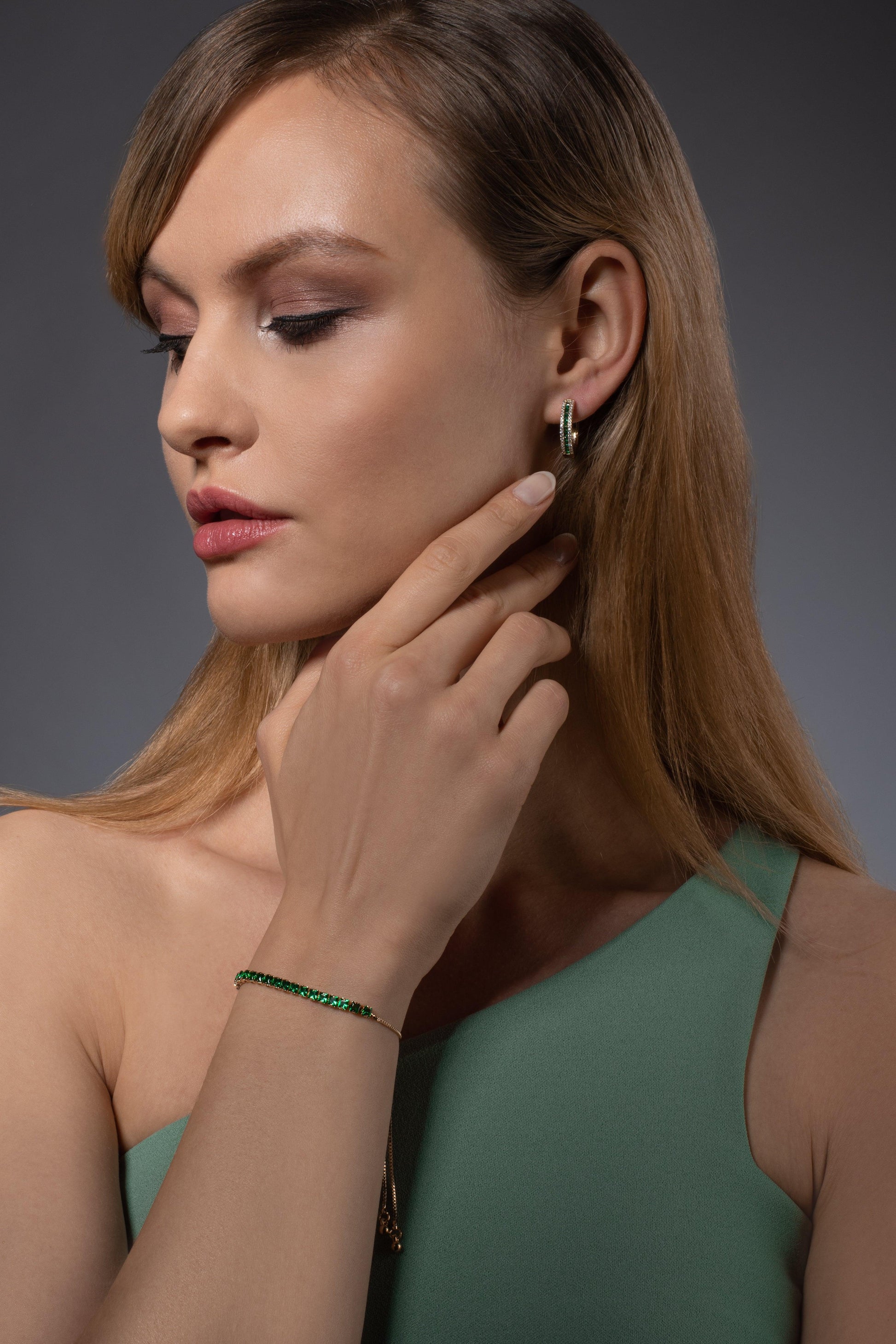 Adjustable Green Bracelet for Women - namana.london